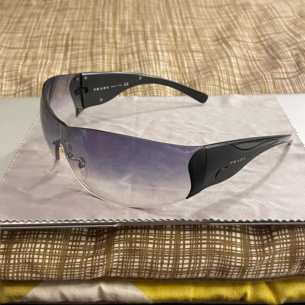 Prada Black Wave Wraparound Rimless Vintage Sunglasses